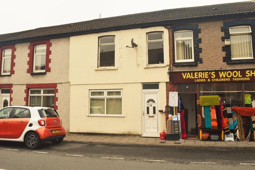 Commercial Street, Aberbargoed 4 bed terraced house £60,000