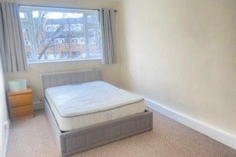2 bedroom flat to rent, Amberley Court, Angell Road, Brixton, SW9