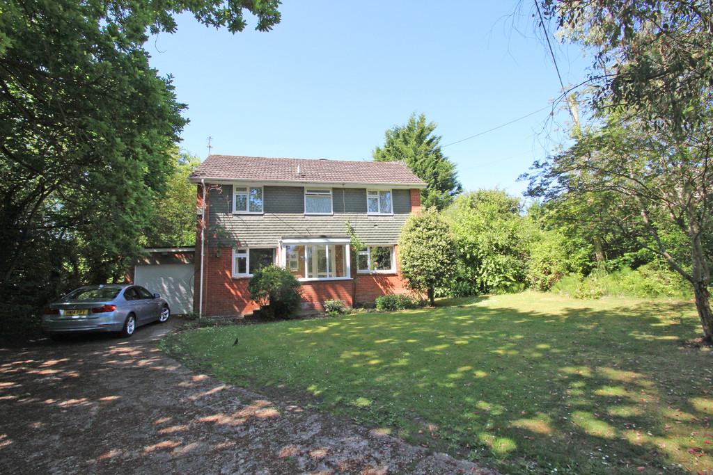 New Road, Wootton Bridge, Isle Of Wight 5 bed detached house £379,950