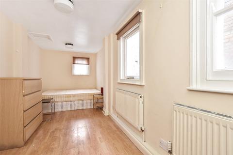 3 bedroom terraced house to rent, Palmers Road, London, E2