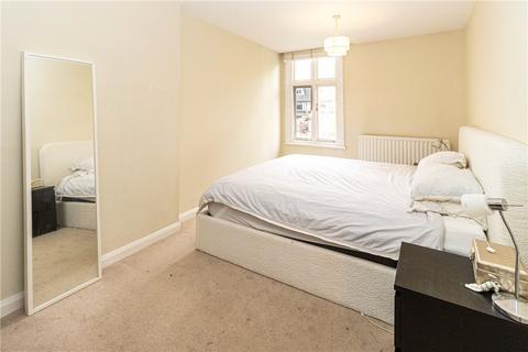 2 bedroom flat to rent, High Street, Harpenden, Hertfordshire