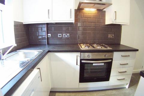 2 bedroom terraced house to rent, Meadow View, Leeds