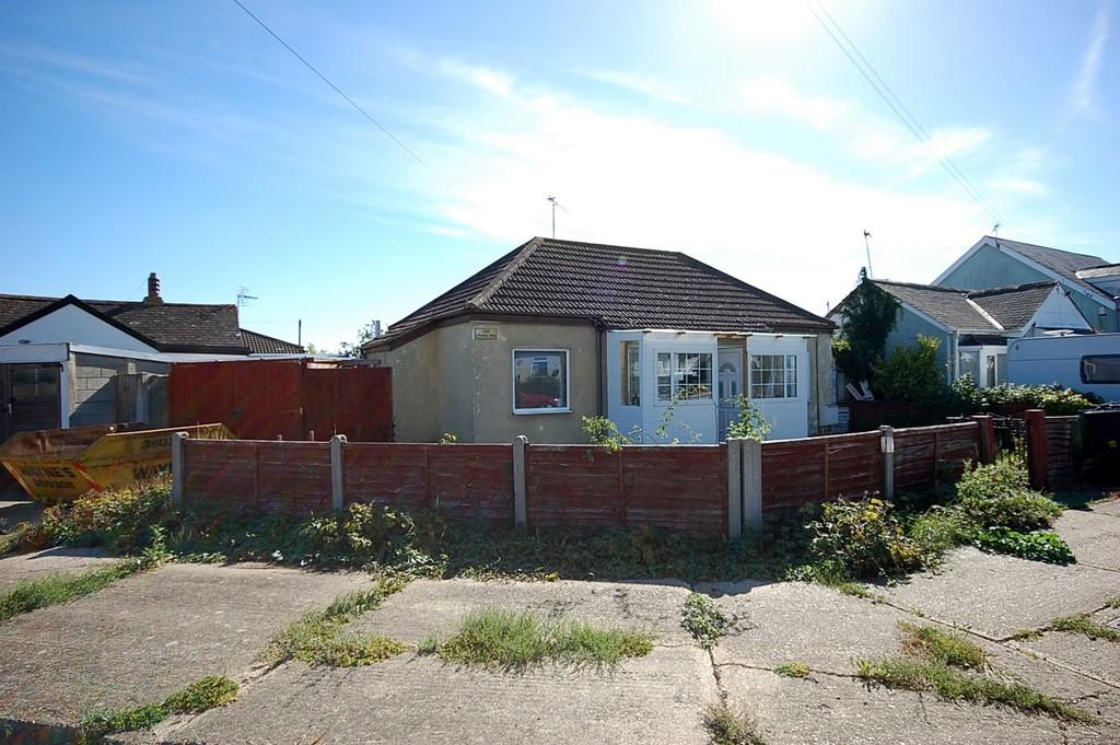 Daimler Avenue, Studd Hill, Herne Bay 2 bed detached bungalow £195,000