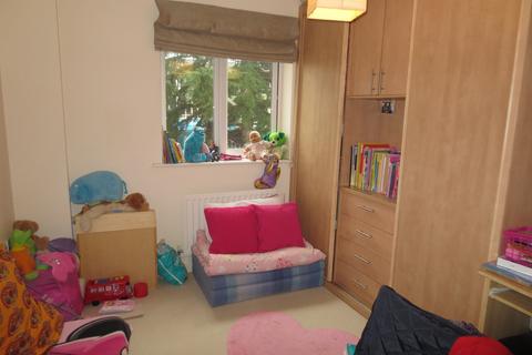 3 bedroom flat to rent, Harrington Court, New Barnet EN5