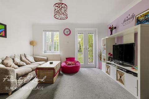 2 bedroom detached house to rent, Grove Park, SE12