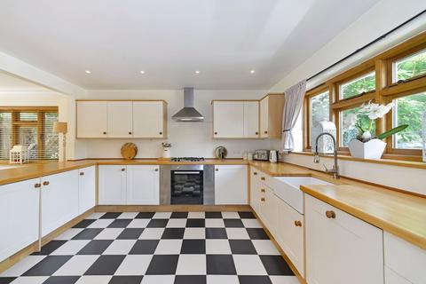 5 bedroom detached house for sale, Avenue Road, Cranleigh, GU6