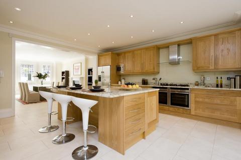 6 bedroom terraced house to rent, Russell Road, Kensington, London, W14