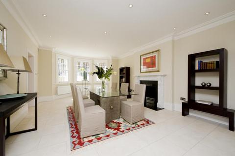 6 bedroom terraced house to rent, Russell Road, Kensington, London, W14