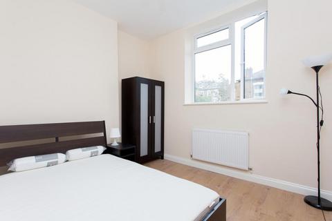 1 bedroom apartment to rent, Blackstock Road, London, N4