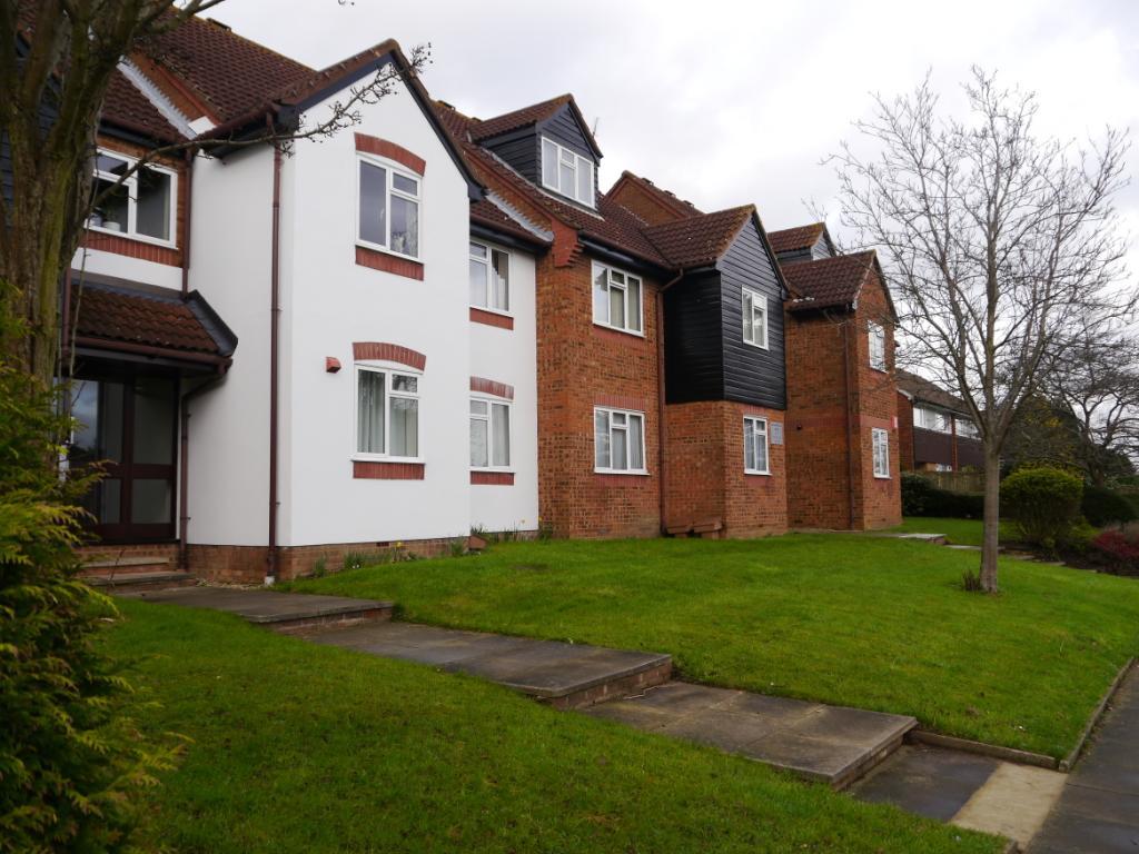 Brackenwood Lodge, Prospect Road, New Herts, EN5 2 bed flat £