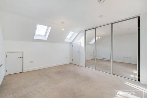 3 bedroom terraced house to rent, Greenham Avenue, Reading, Berkshire, RG2