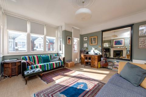 2 bedroom apartment to rent, Clifford Gardens, Kensal Rise, NW10