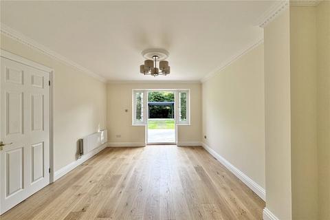 5 bedroom detached house to rent, Oakdene, Beaconsfield, Bucks, HP9