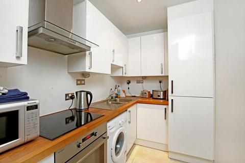 1 bedroom apartment to rent, Rosebery Court, London, EC1R