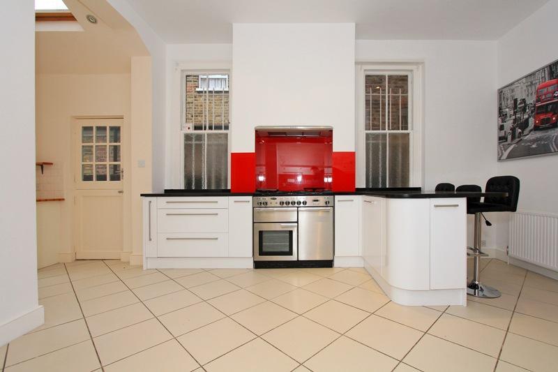 Twyford Crescent, Ealing Common, London, W3 5 bed house £3,750 pcm (£