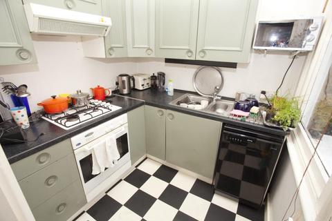 2 bedroom apartment to rent, Deronda Road, Herne Hill, London, SE24