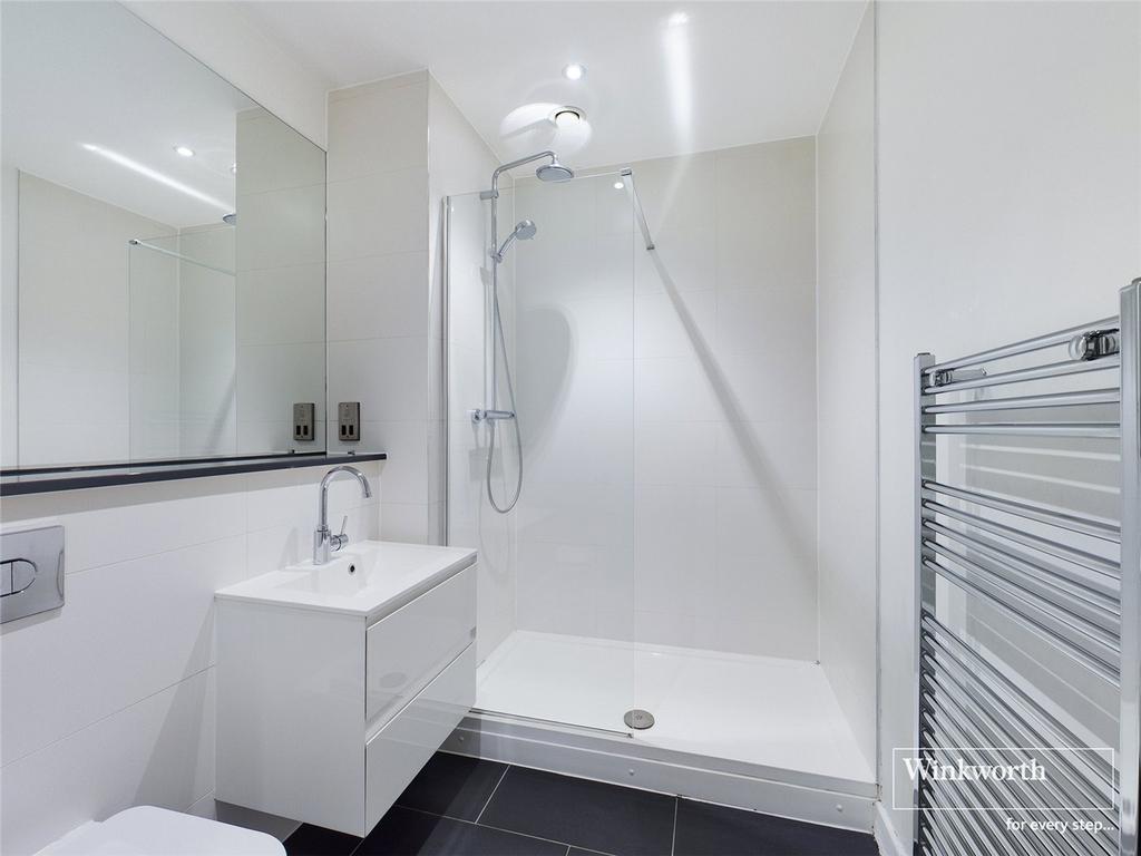 Apartment in Reading - View 5