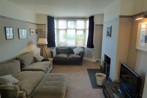 3 bedroom end of terrace house to rent, TOPSHAM -Three bedroom end of terrace family home with parking.