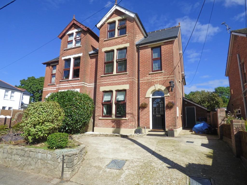 Kirkway, Broadstone 5 bed semidetached house £449,950