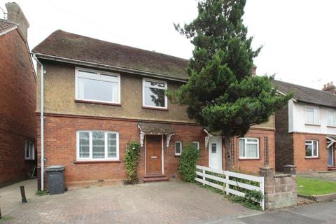 3 bedroom semi-detached house to rent, Hectorage Road