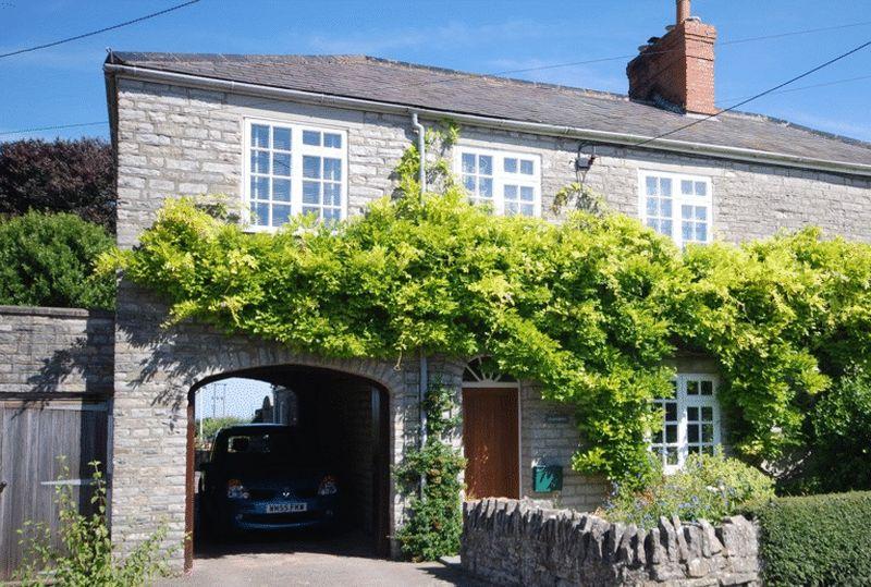 Keinton Mandeville. Between Somerton & Castle Cary 3 bed village house