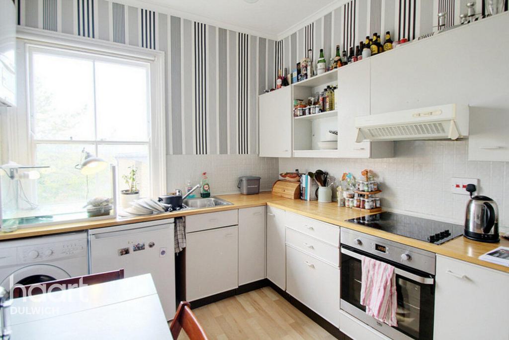 Apartment in LONDON - View 3