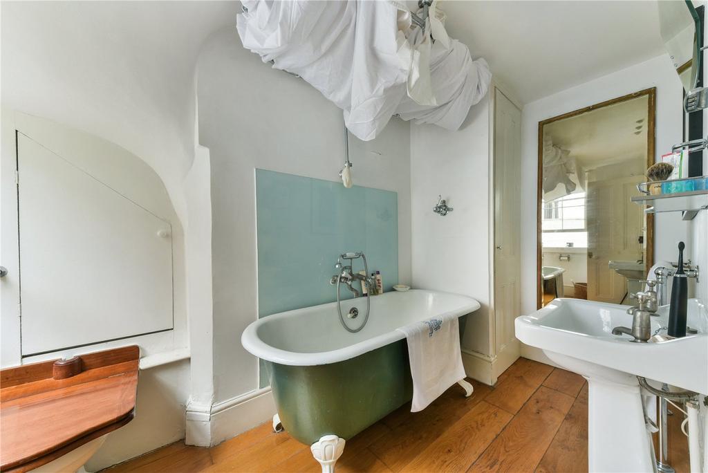 Apartment in West End - More