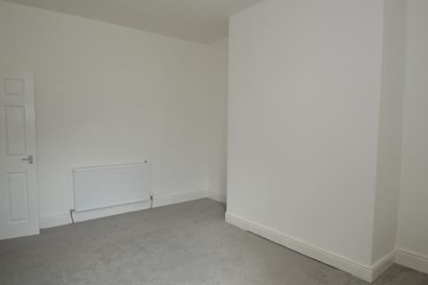 2 bedroom ground floor flat to rent, Maxwell Street, Gateshead, NE8