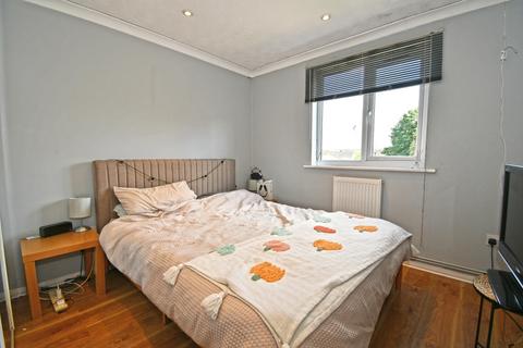 2 bedroom apartment for sale, Howard Close, Waltham Abbey EN9