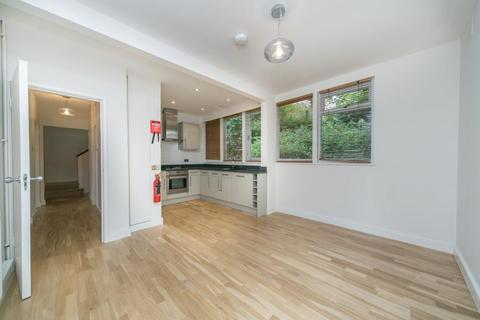4 bedroom detached house to rent, West Heath Road, Hampstead, NW3