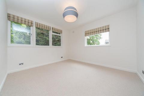 4 bedroom detached house to rent, West Heath Road, Hampstead, NW3