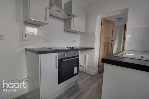 2 bedroom terraced house to rent, Cauldwell Hall Road, IPSWICH