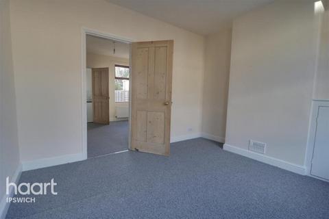 2 bedroom terraced house to rent, Cauldwell Hall Road, IPSWICH