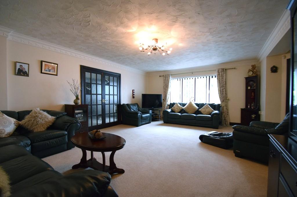 12 Coed Parc Court Bridgend Bridgend County Borough Cf31 4hu 5 Bed 