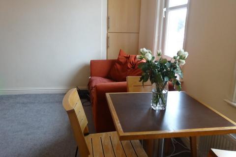 2 bedroom apartment to rent, Alphington Road, St Thomas
