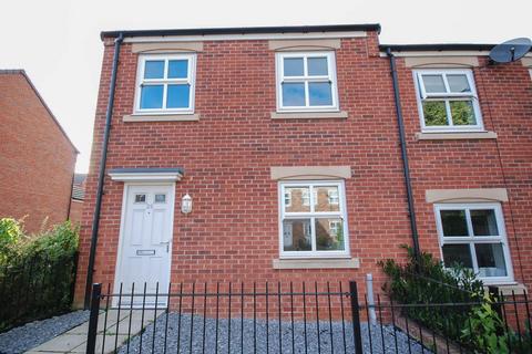 3 bedroom end of terrace house to rent, Churchill Road, Felling