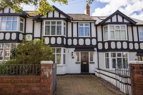 3 bedroom terraced house to rent, Countess Place, Penarth