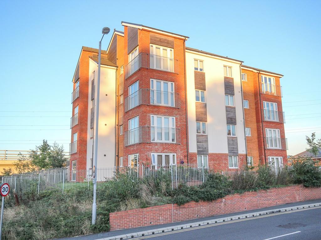 Stokers Close, Dunstable, LU5 2 bed apartment £195,000