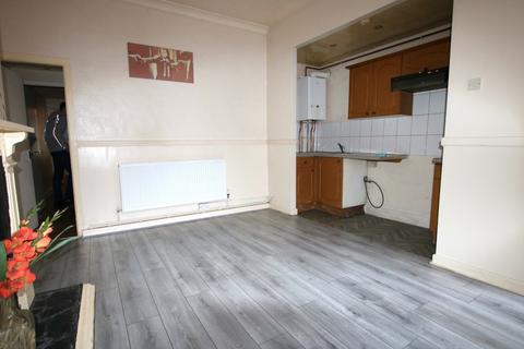 2 bedroom ground floor flat to rent, Southworth Street, Infirmary, Blackburn