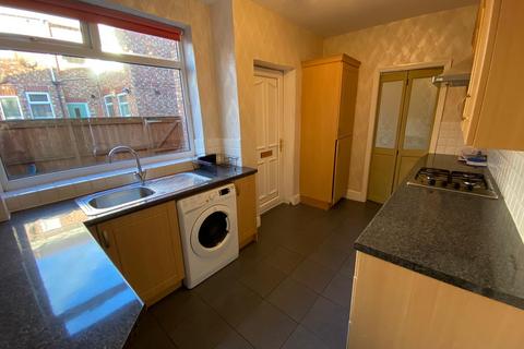 2 bedroom flat to rent, Benfield Road, Heaton, Newcastle upon Tyne NE6