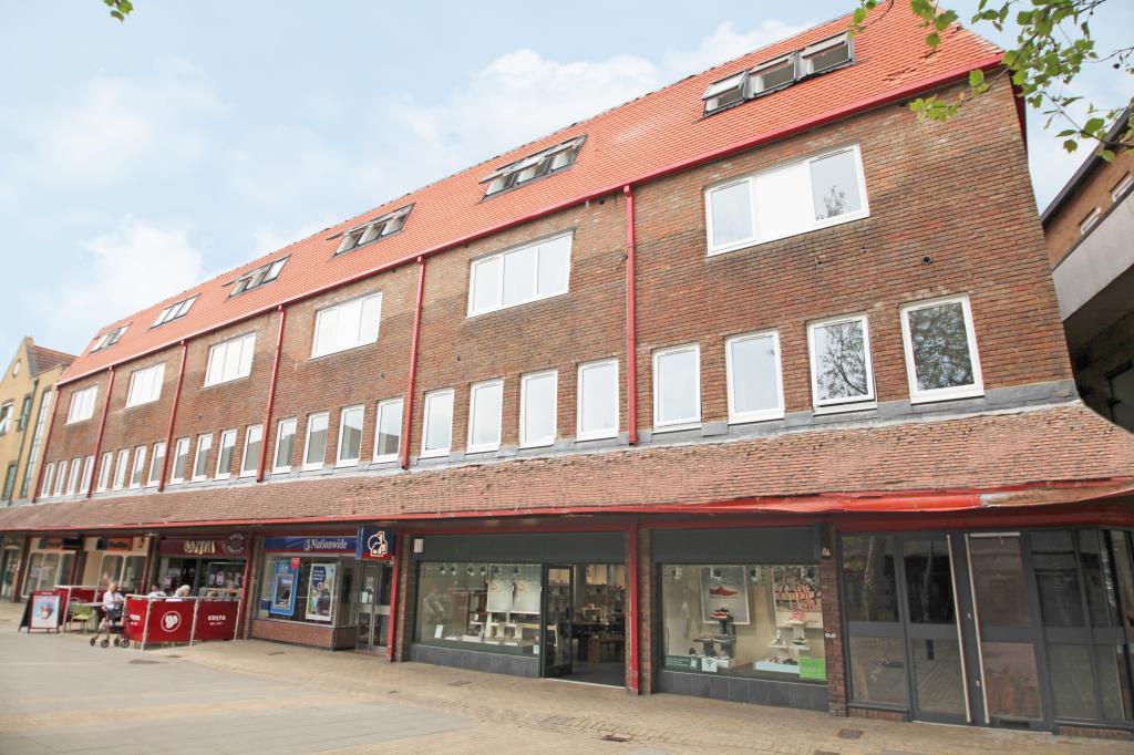 Woodley House, 6573 Crockhamwell Road, Woodley, Reading, RG5 2 bed