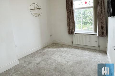 2 bedroom terraced house to rent, Moorlands Road, Mount, Huddersfield, HD3