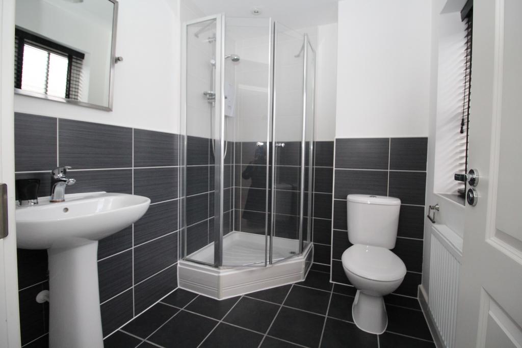 En-suite Shower