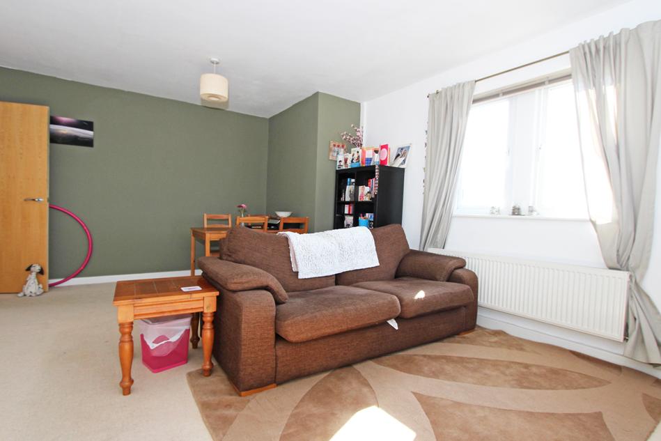 Clos Dewi Sant, Cardiff CF11 9EX 2 bed flat £165,000