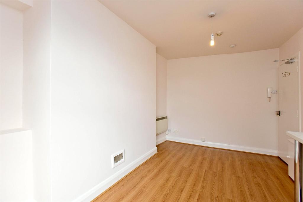 Upper Street, Islington, London, N1 – další