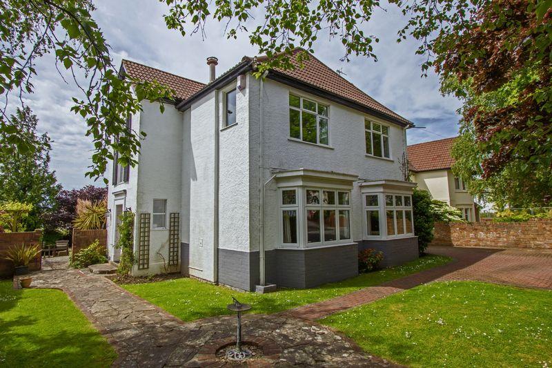 Clinton Road, Penarth 4 bed detached house £750,000
