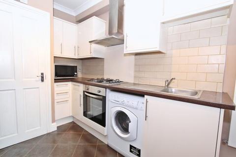 Studio to rent, Lady Margaret Road, Southall