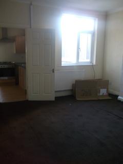 3 bedroom terraced house to rent, Queens Crescent, Edlington, Doncaster DN12