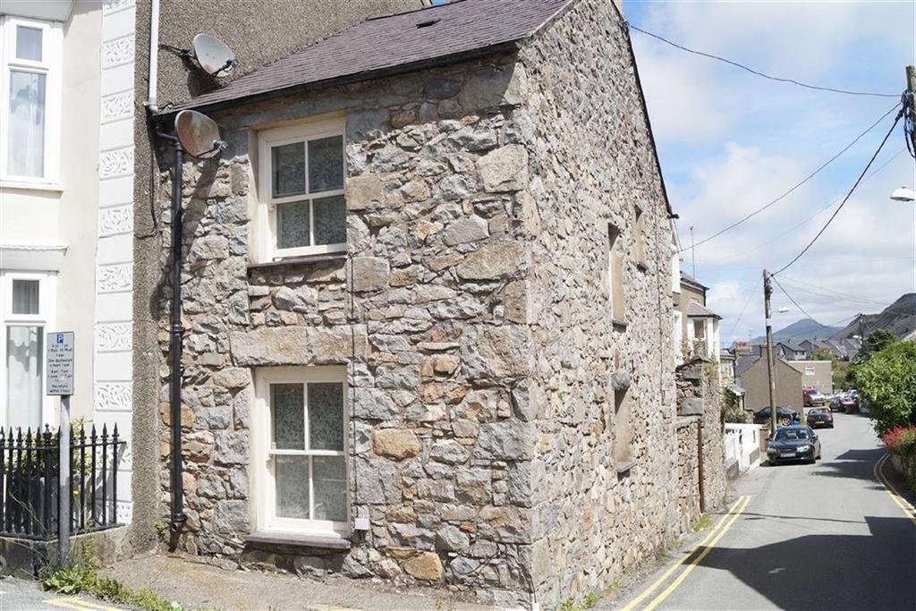 Stryd Y Llan, Nefyn, Gwynedd 2 bed cottage £55,000