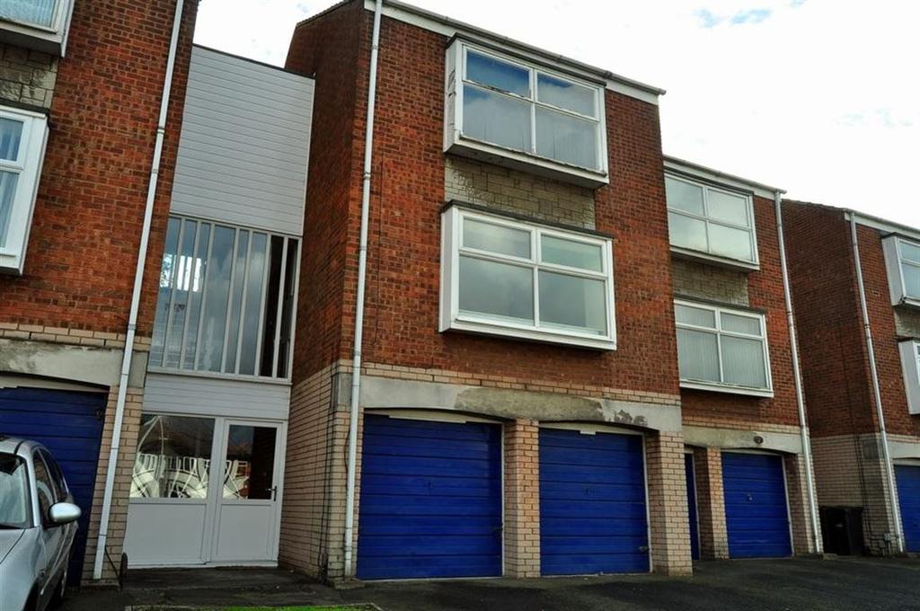 Lyde Green, Halesowen 1 bed flat £425 pcm (£98 pw)